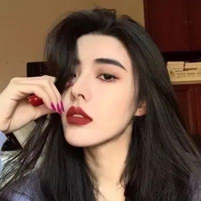 《艳妻扮婢记》海报